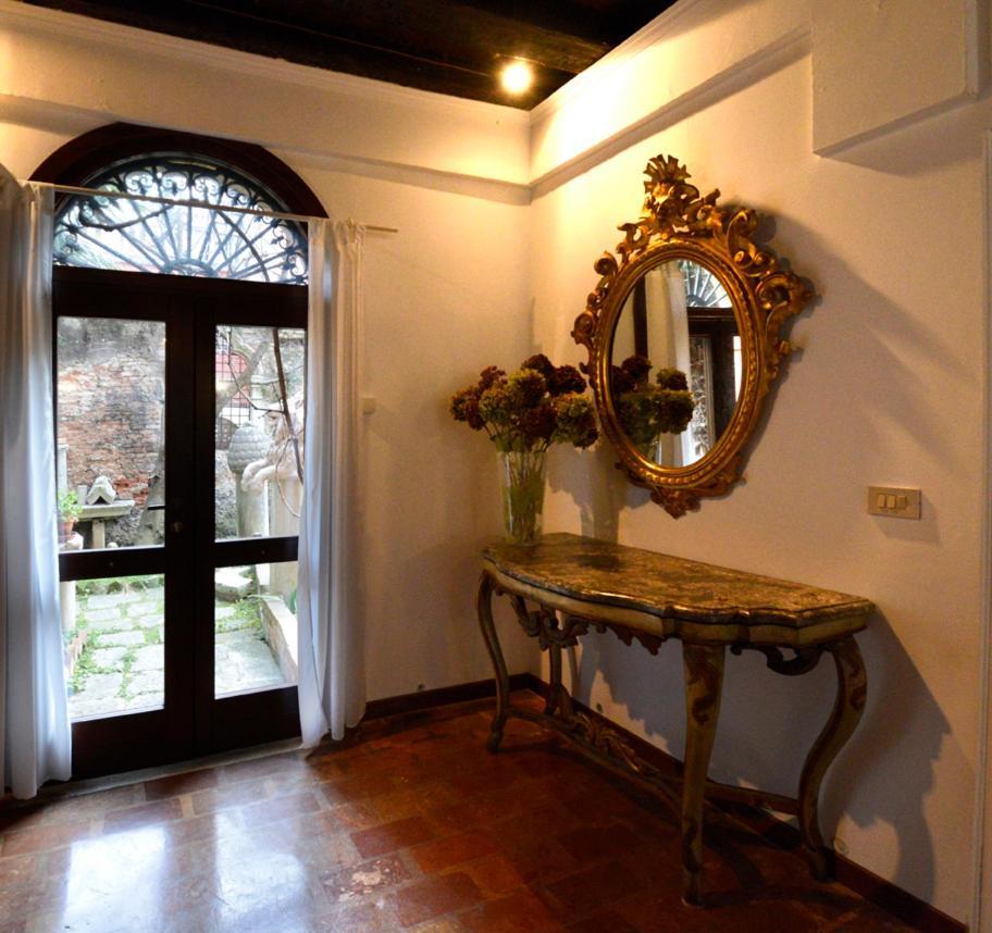 Garden Ca' Rezzonico Apartment